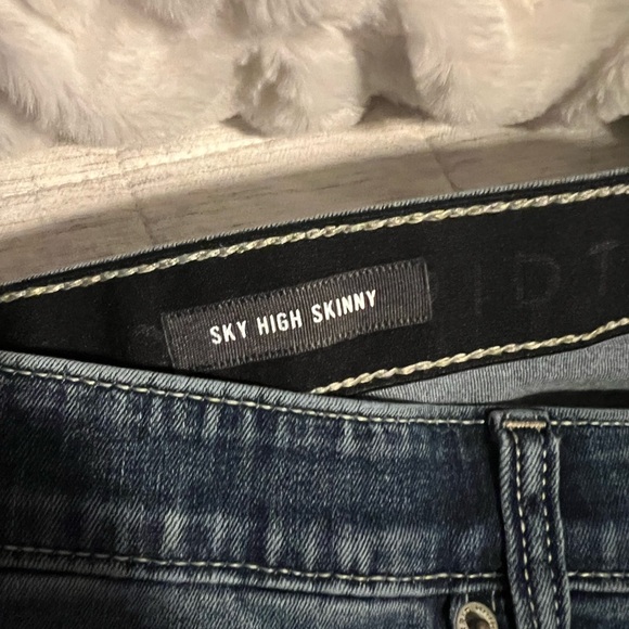 Torrid sky high Skinny Jeans - Picture 2 of 5